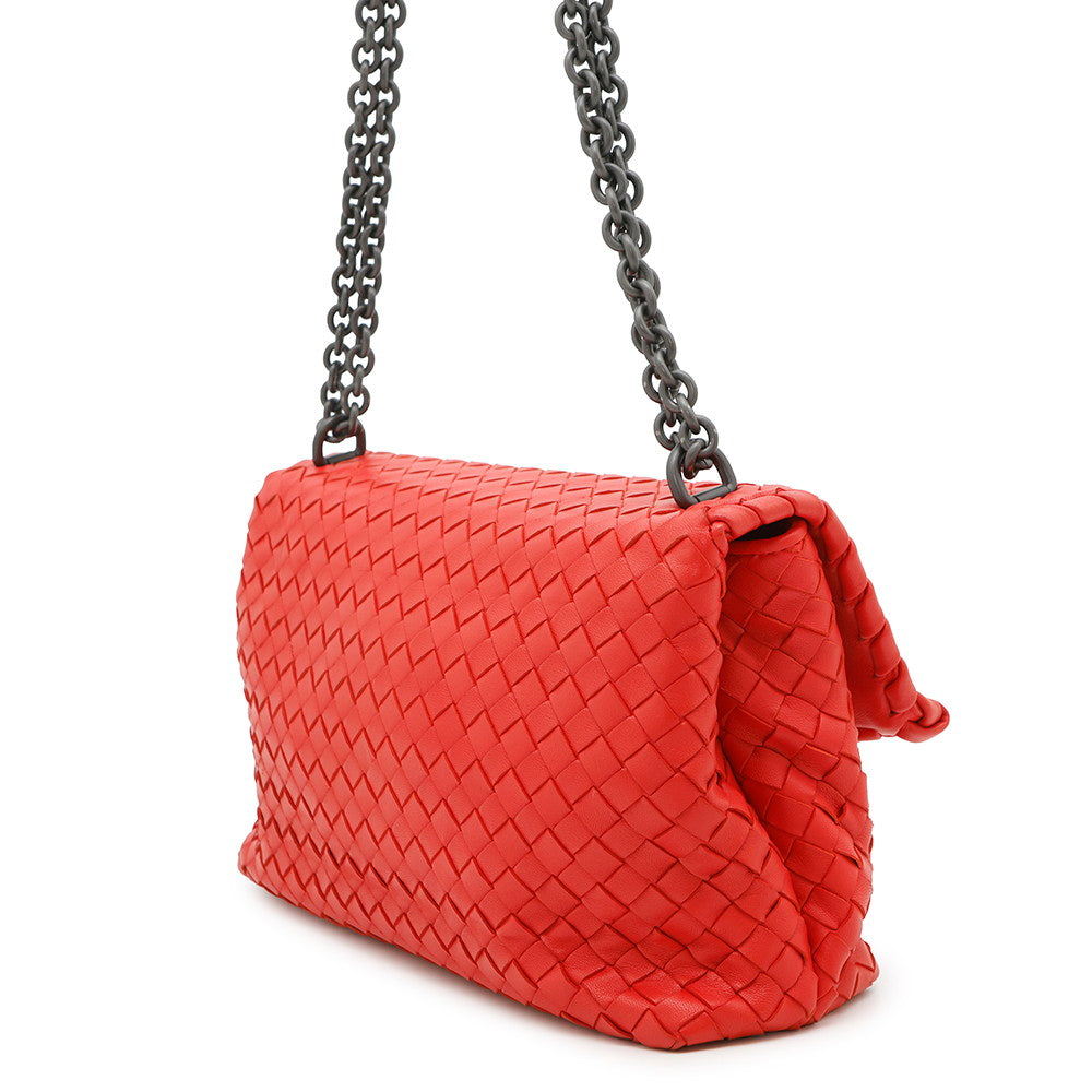 Bottega Veneta Intrecciato Olympia Chainshoulder Bag أحمر جلد