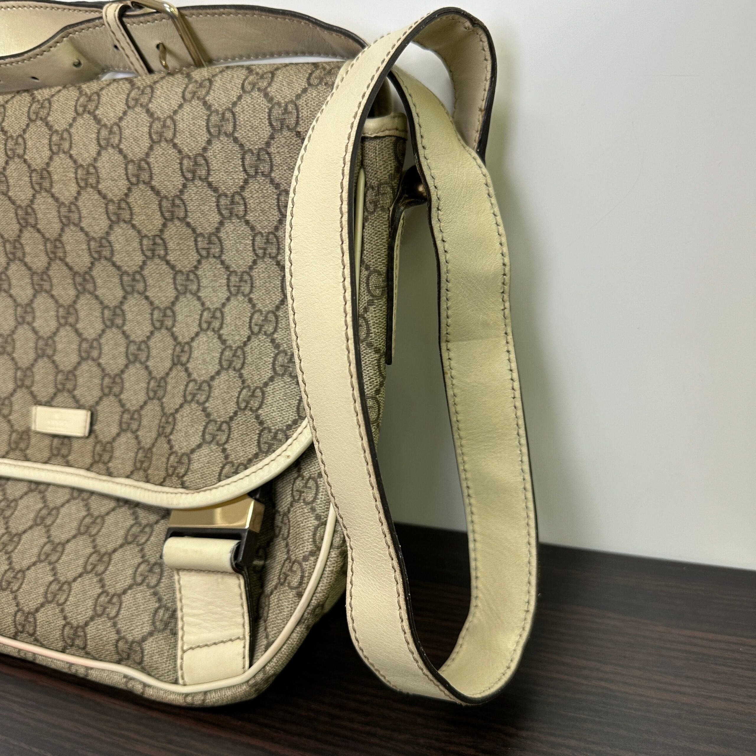 Snaffle Bit Vinyl حقيبة كروس Gucci رمادي In Vinyl