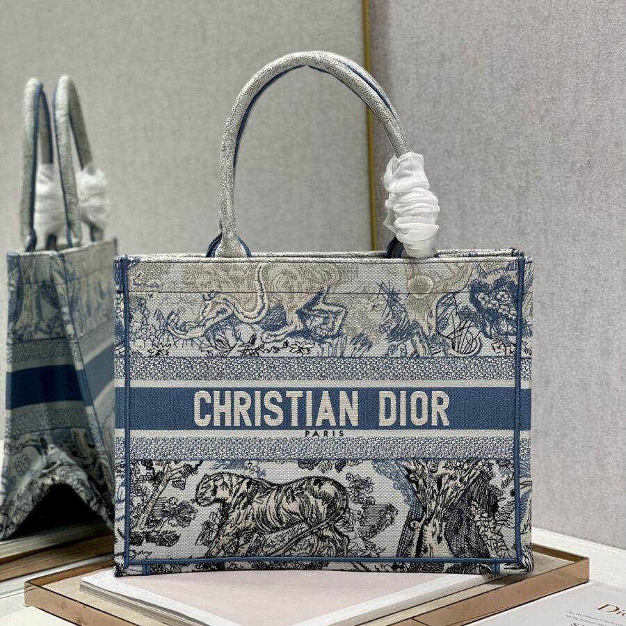 Dior Book Tote blue bag – front view