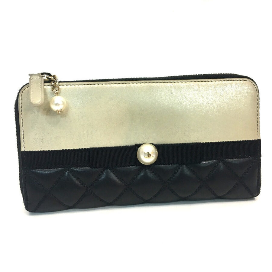 Chanel handbag black – front view