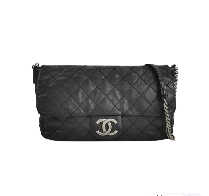 Chanel handbag black – front view