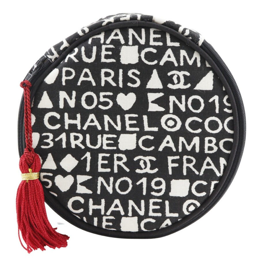 Chanel Pouch bag – front view