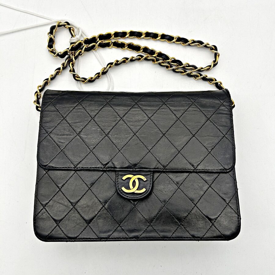 Chanel handbag black – front view