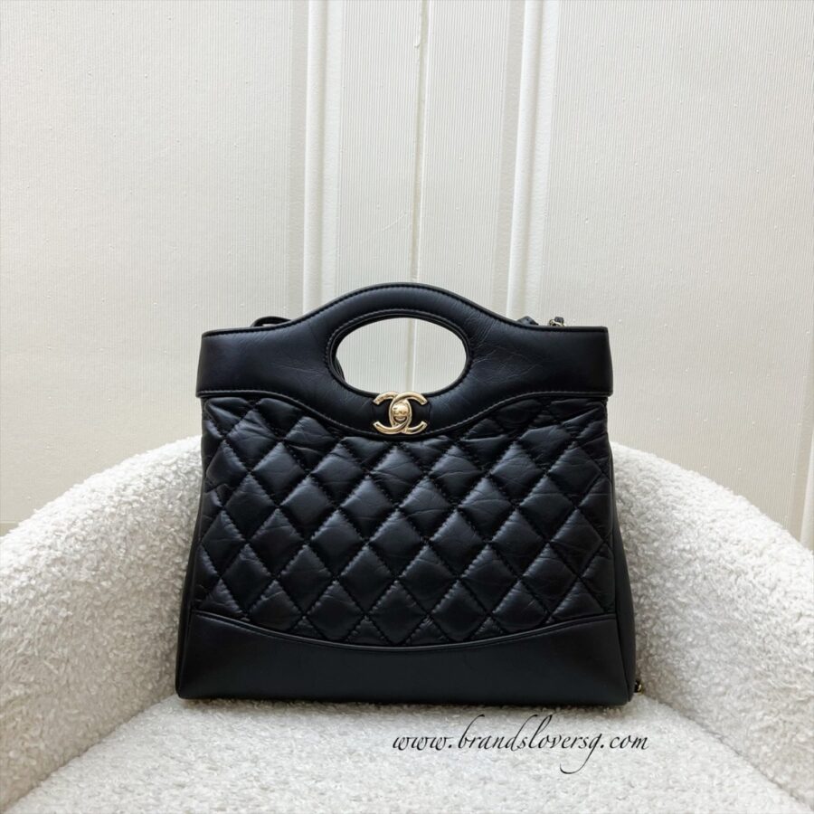 Chanel handbag black – front view