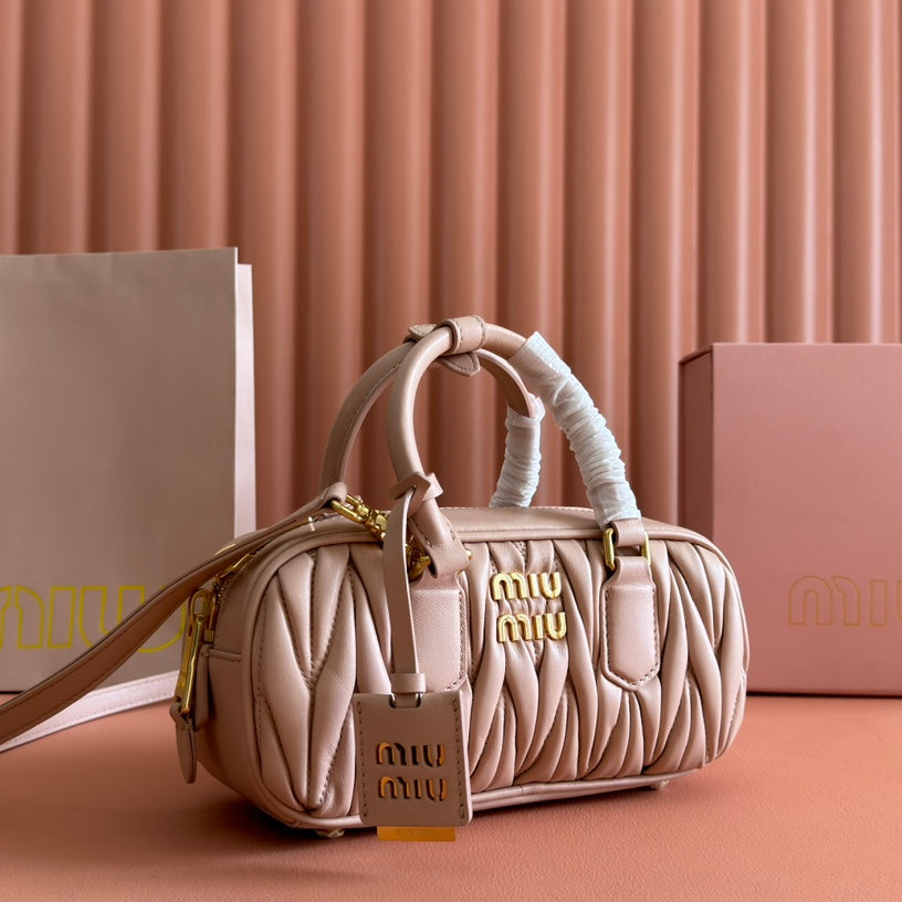 ARCADIE MATELASSÉ BAG 22 IN MISCHKA BEIGE LAMBSKIN | Studio Nafay